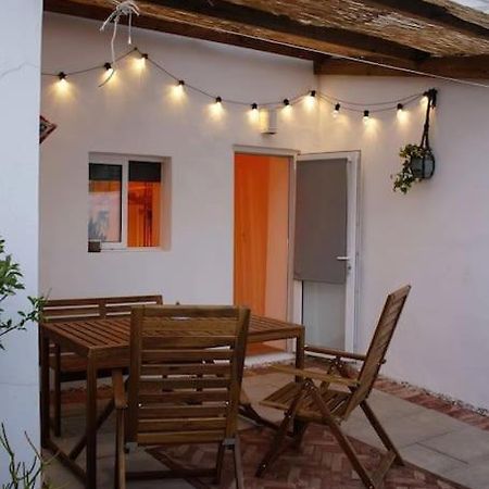 شقة Cozy Townhouse With Patio Raposeira  المظهر الخارجي الصورة